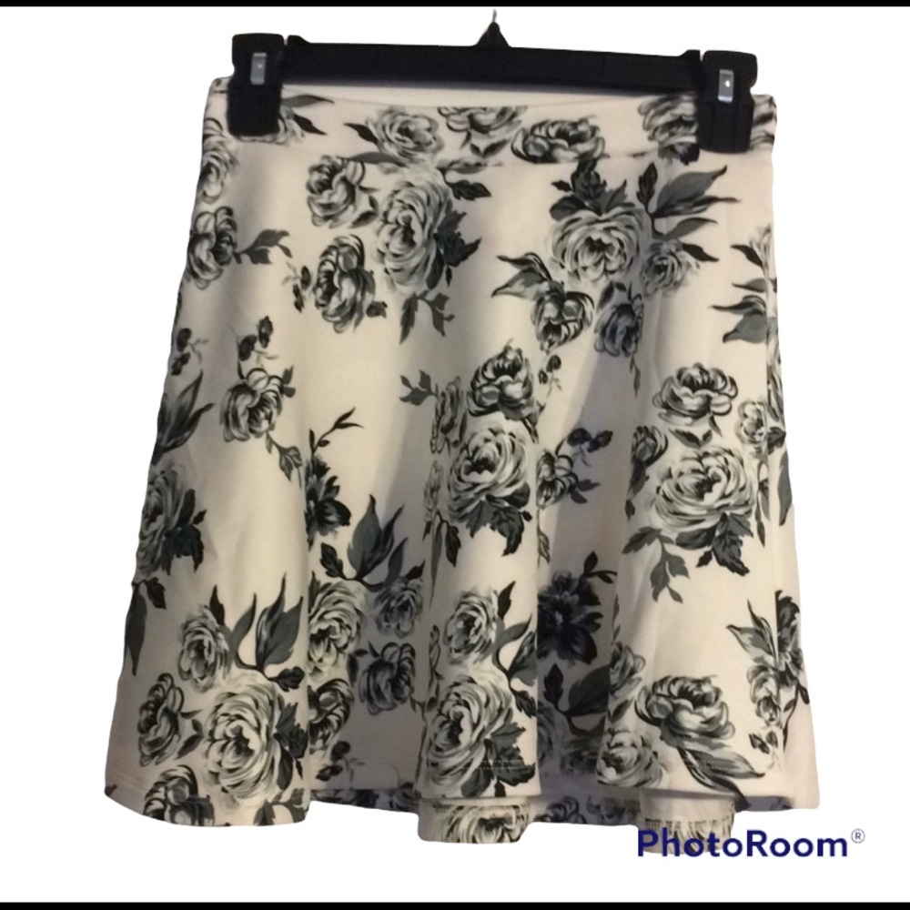 Forever 21 Floral skirt